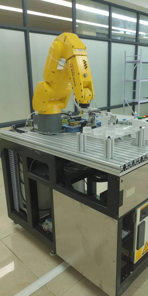 指南车与智达远方强强联手，共筑西南地区机器人自动化人才培养新高地